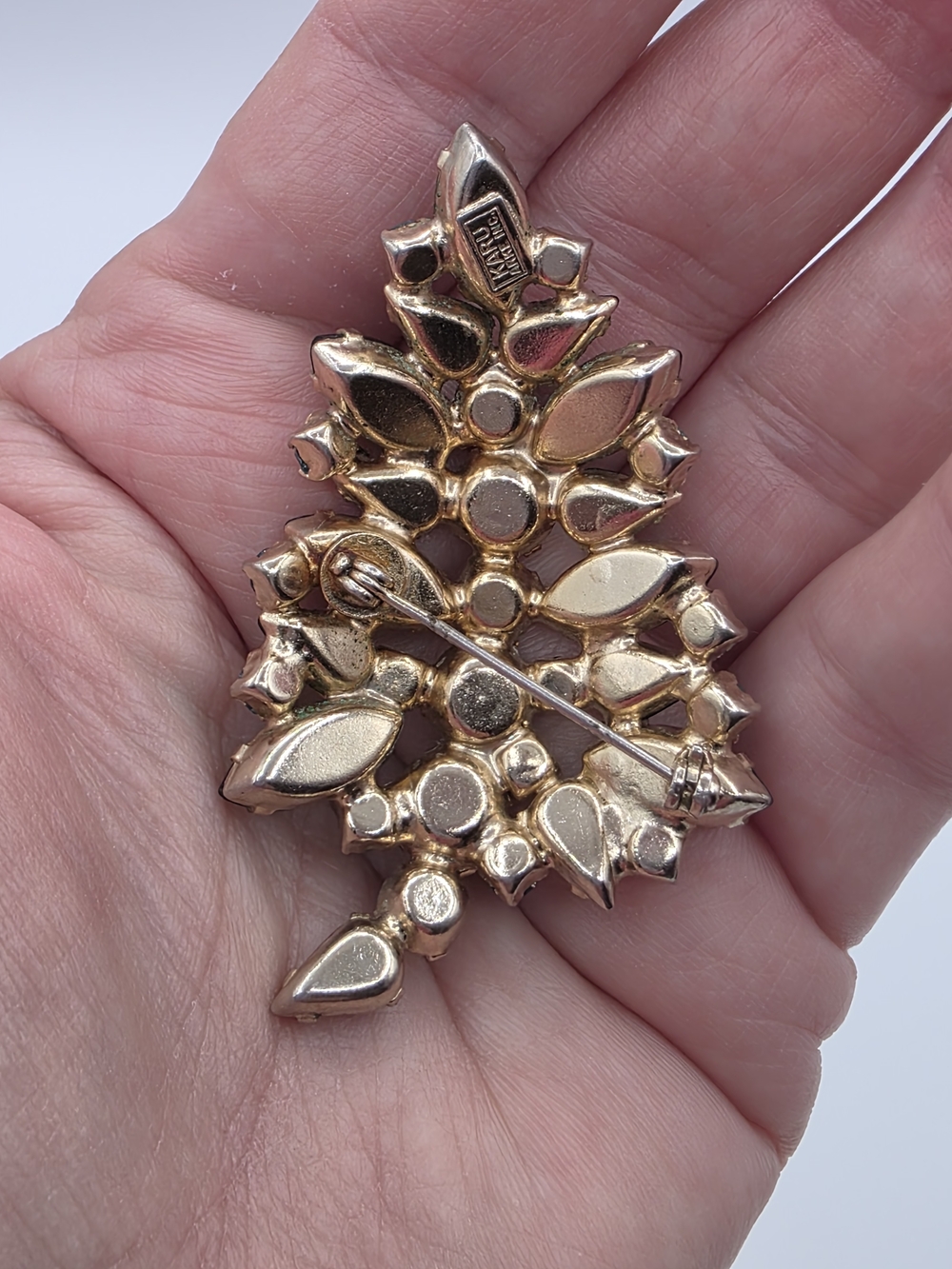 Vintage KARU ARKE Inc. Emerald & Teal Crystal Leaf Brooch - Picture 10 of 15